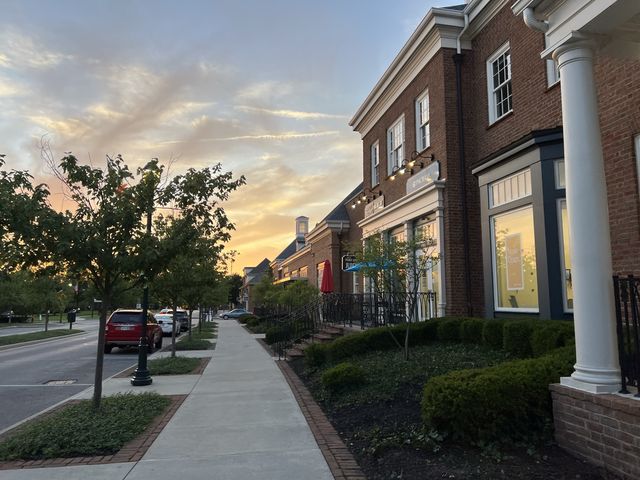 New Albany - Green, Beautiful City 