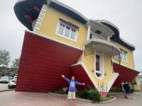 The Upside Down House 🇨🇦