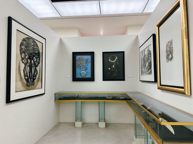 ไปถ่ายรูป เสพงานศิลป์กันที่ •MOCA Museum• 🎨🖼️