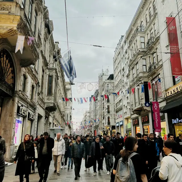 Taksim Square ย่าน Shopping ใจกลาง Istanbul 🇹🇷