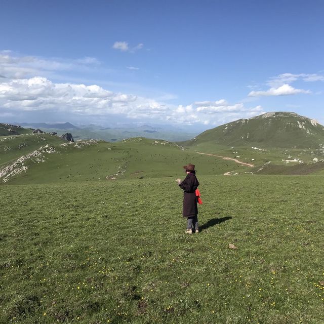 Horse riding with Tibetan nomads in Langmusi