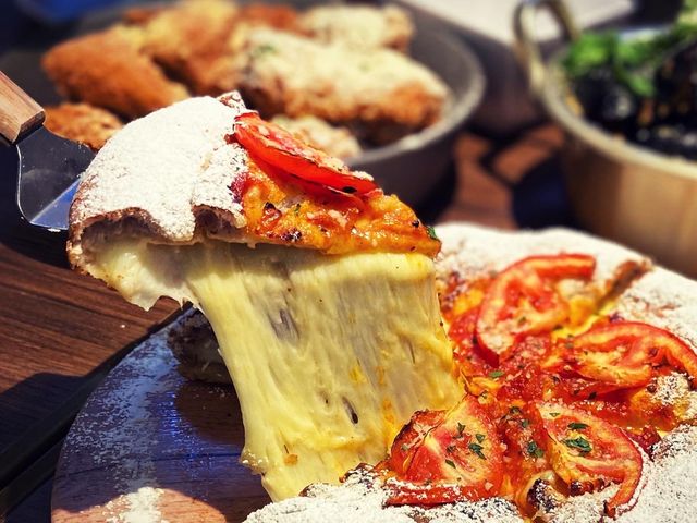 不能抗拒嘅瀑布拉絲芝加哥系列Pizza