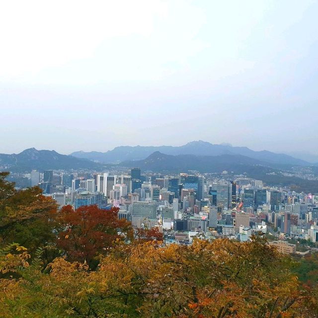 맑은 가을날의 서울타워 도보여행!!