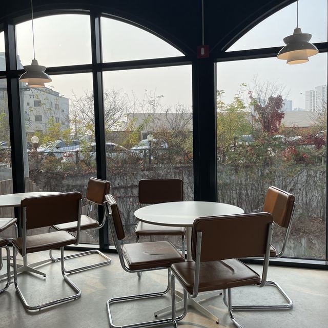 [카페 추천] 파주 대형카페 지씨에피서리(곤트란쉐리에)