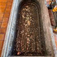 วัดเขาบางทราย ไหว้รอยพระพุทธบาท ชมวิวเมืองชลบุรี