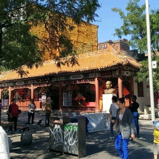 An afternoon in Chinatown 