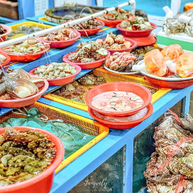 친절하고 볼거리 많은 전통시장, 통영항 앞 서호시장