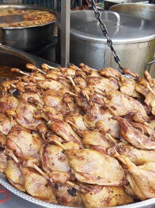 ขาหมูย่านบางรัก ร้านนี้เด็ด