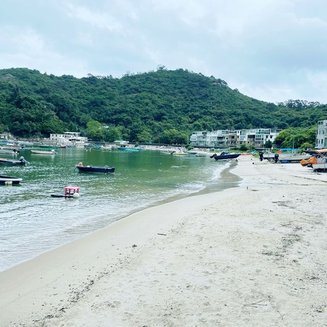 坪洲東灣沙灘及龍母廟