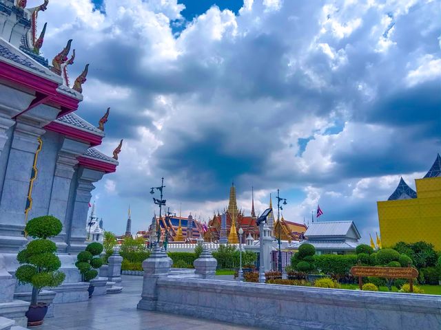 ไหว้ศาลหลักเมือง เพื่อสิริมงคล