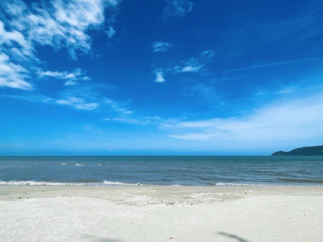 ที่นี่ หาดสามร้อยยอด 