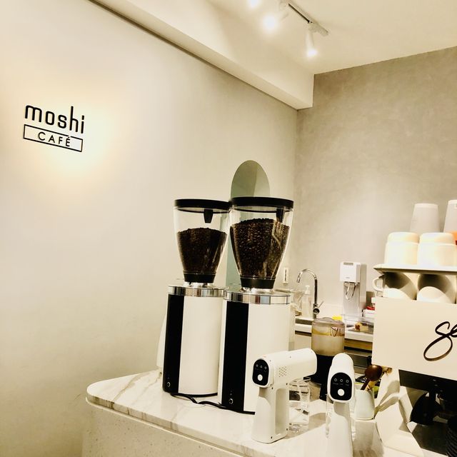 🤍☕️白色系文青咖啡店📍Moshi Café 台北中山店
