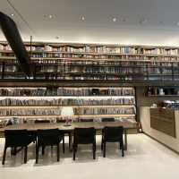 【台北松山 誠品行旅Eslite Hotel 】 聚合人文閱讀 ｜沈醉書香夢｜眺望101景色