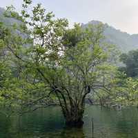 Breathtaking tour through grottoes and caves 