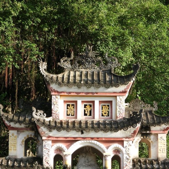 寧平必玩景點--碧洞古寺Chùa Bích Động