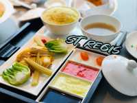 推薦指數滿分⭐️⭐️⭐️⭐️⭐️St. Regis豪華住宿，管家服務💁🏻‍♂️早餐鮑魚粥，其他食物豐富⭐️⭐️⭐️⭐️⭐️