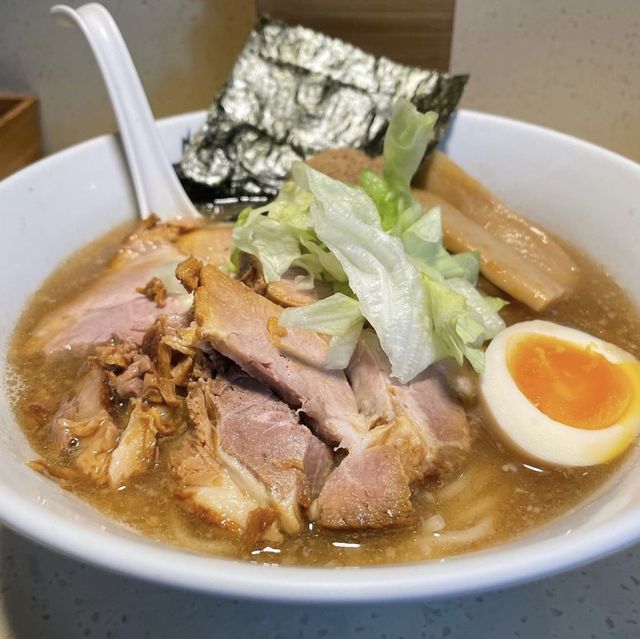 人氣魚介湯拉麵🍜