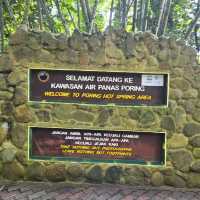 KOLAM AIR PANAS DAN JAMBATAN GANTUNG