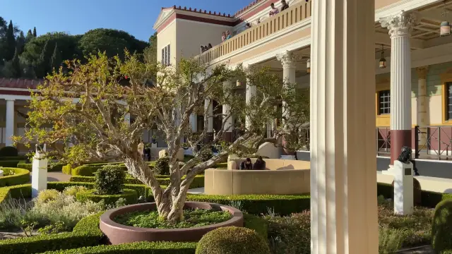 Majestic Roman garden in Getty Villa 