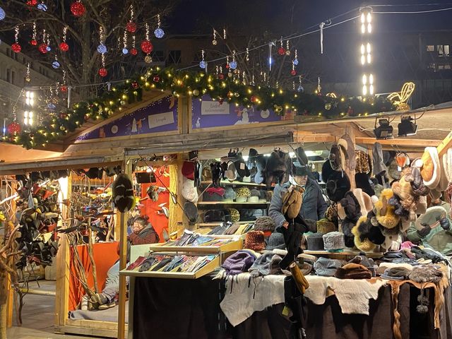 VOROSMARTY CHRISTMAS MARKET