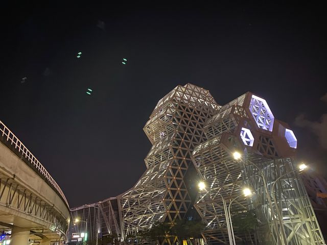 駁二碼頭周邊夜景
