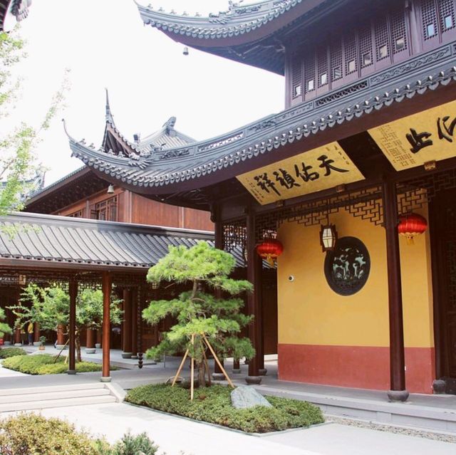 Jade Buddha Temple in Shanghai's Center