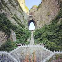 The Avatar Mountains of Hunan - ZhangJiaJie