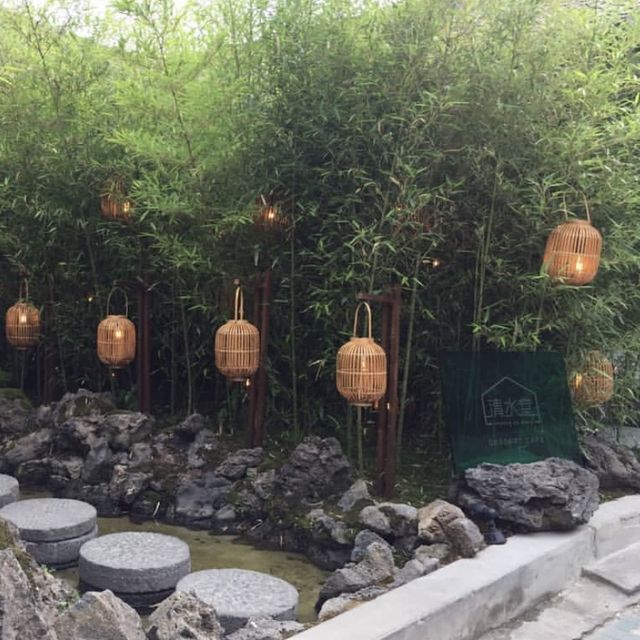 韓国/ソウル【益善洞】ランタンと緑が綺麗なカフェ