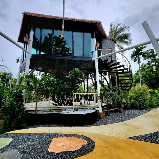 คาเฟ่ บาหลี 81 Cafe ลพบุรี