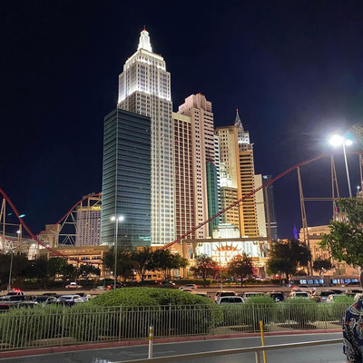 The Statue of Liberty at New York, New York. Notice the roller coaster that  goes THROUGH her. - Picture of New York - New York Hotel & Casino, Las Vegas  - Tripadvisor