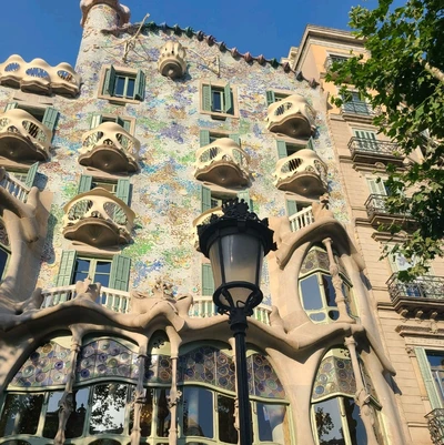 바르셀로나 가우디 건축물 | 트립닷컴 바르셀로나 트래블로그