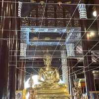 มาขอความรักที่เชียงใหม่ ณ วัดโลกโมฬี