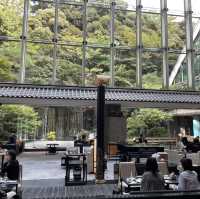 ホテル雅叙園東京の落ち着いたラウンジ