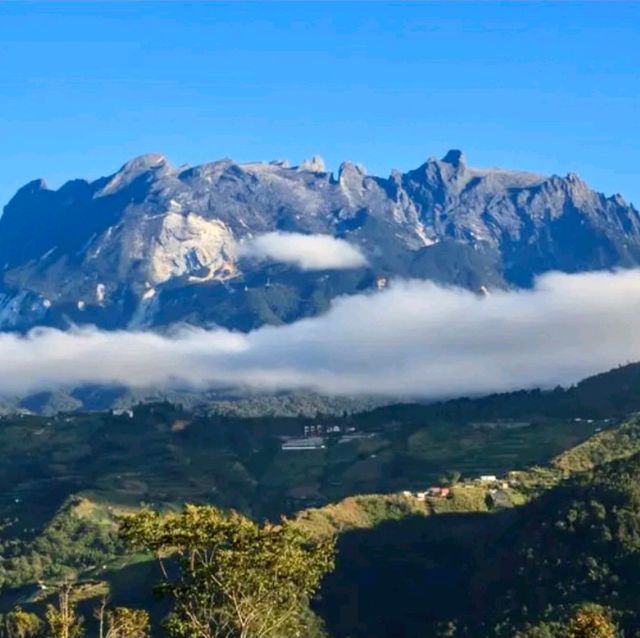 Highest mountain in Malaysia! Gunung Kinabalu