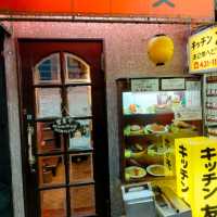 夫婦で営む昔ながらの洋食屋　きっちん友