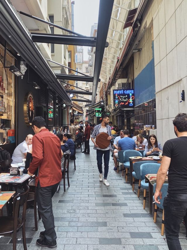 “taksim square” ย่านช้อปปิ้งในอิสตัลบูล 