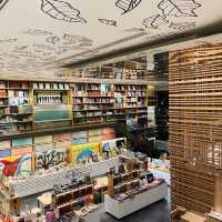 시티뷰와 함께하는 고층의 고급 Book Cafe 📚☕️