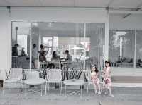 คาเฟ่แสงสวย Linen cafe