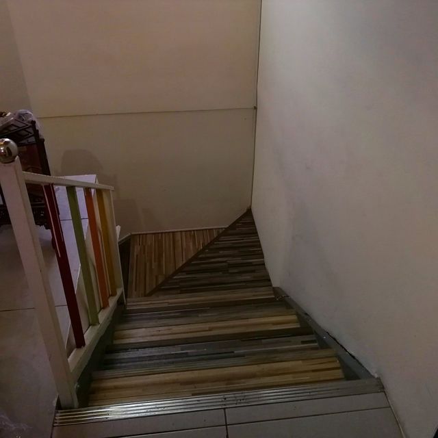 隱藏在逢甲夜市的小型八人房～木森屋 超讚空間適合親朋好友來住 