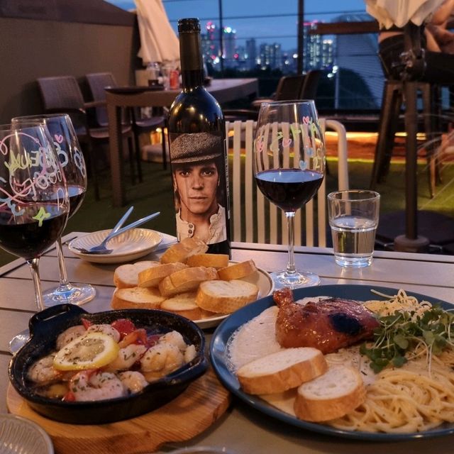 녹사평역, 나만 알고 싶은 남산타워뷰 루프탑 바 [고집]🥂
