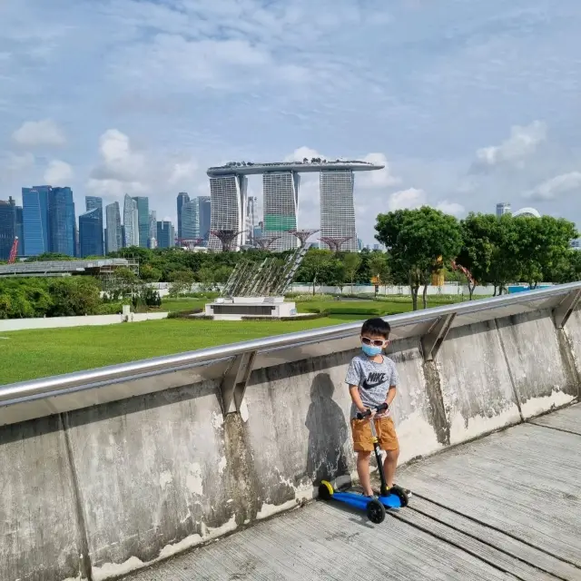 Fun at Marina Barrage 