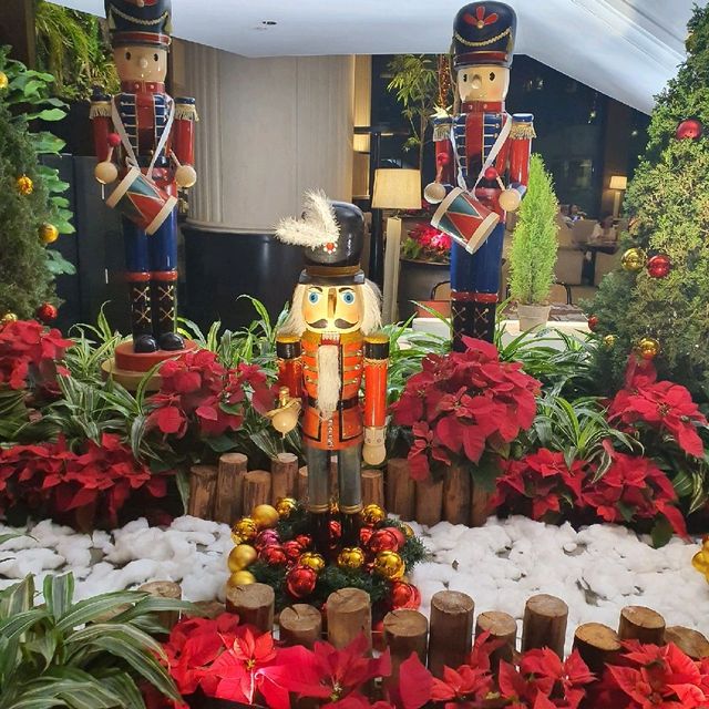 Festive Decoration at Shangri-La lobby