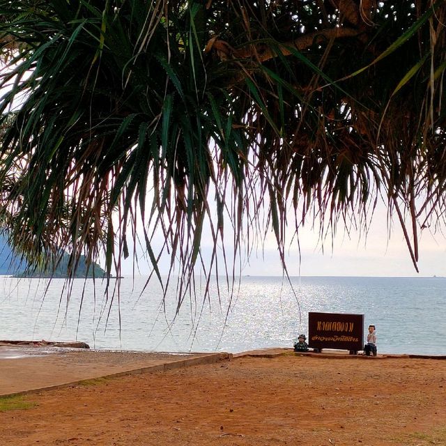 อ่าวนาวิกโยธิน หาดเตยงาม (Toey Ngam Beach)
