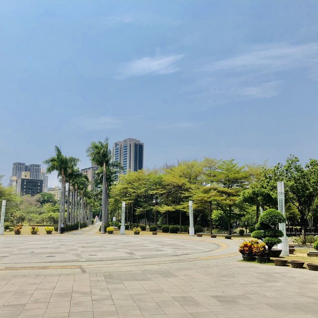 超大綠地公園🟢設計壯觀場面📍高雄中央公園站