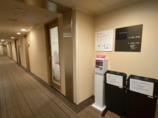 秋旅ホテル。『the b 博多』無料軽食と共有設備