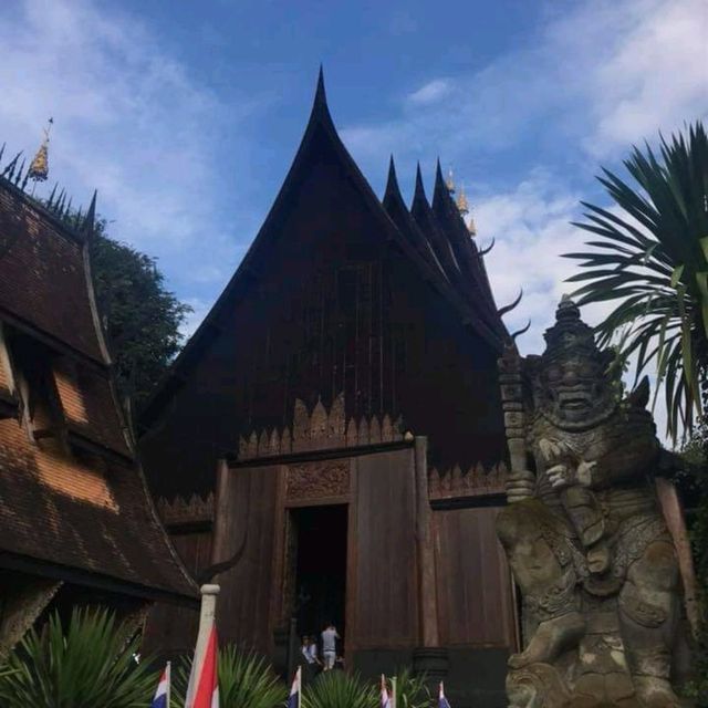 บ้านดำ หรือ พิพิธภัณฑ์บ้านดำ