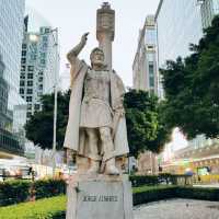 Jorge Alvarez Monument small Garden 