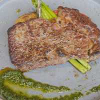 上環西餐飯堂，肉眼扒多汁又有炭香  