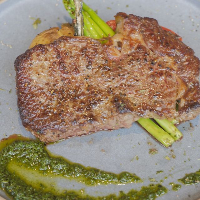 上環西餐飯堂，肉眼扒多汁又有炭香  