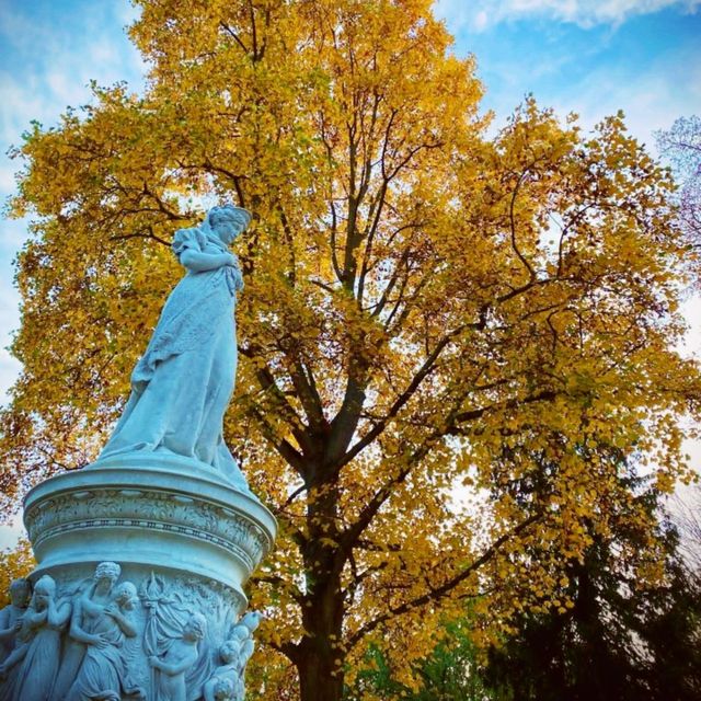 A Stroll trough 'Tiergarten' in Berlin